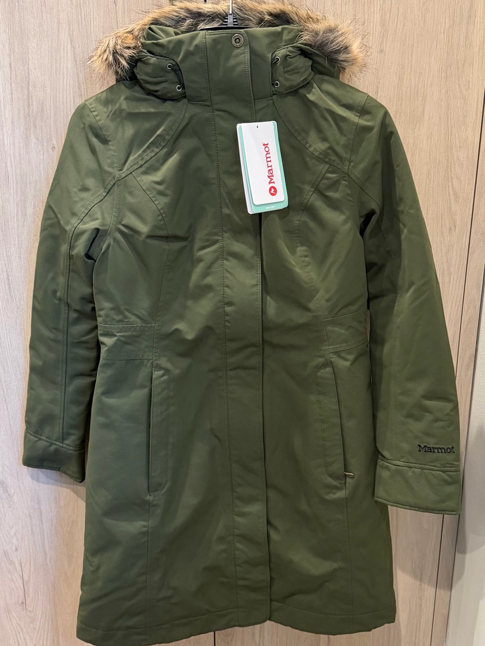 NWTs Marmot Women’s Chelsea Down Coat. Nori. Size X-Small